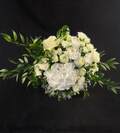 Brudebuket hvideroser hortensia
